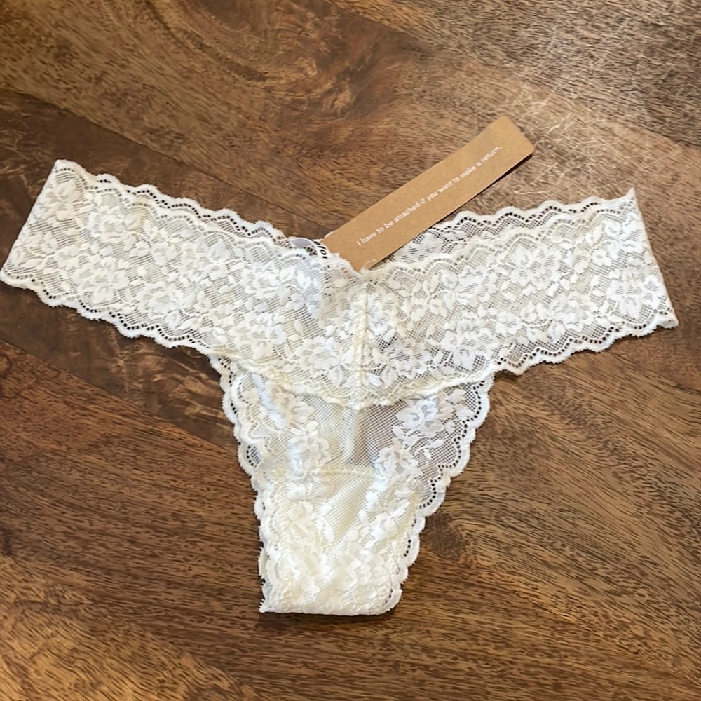 NWT Reformation Helena Thong in Cream